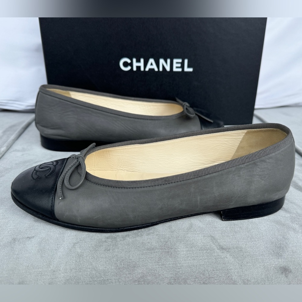 Chanel Gray and Black Leather Ballet Flats with Bow & Interlocking CC Size 36.5 - Picture 3 of 9